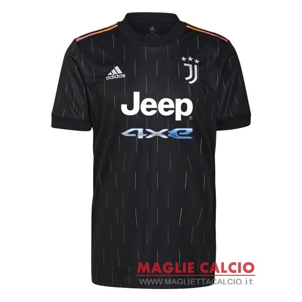 nuova seconda divisione magliette juventus 2021-2022