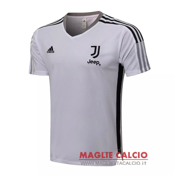 nuova formazione divisione magliette juventus 2021-2022 bianco nero