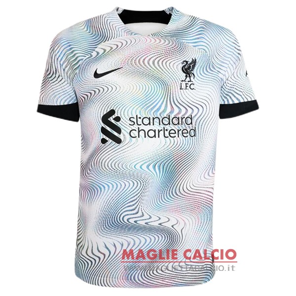 nuova seconda divisione magliette liverpool 2022-2023