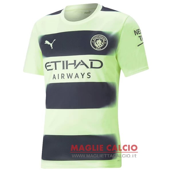 nuova terza divisione magliette manchester city 2022-2023