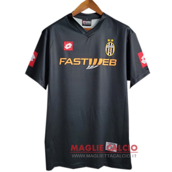 nuova seconda divisione magliette Juventus retro 2001-2002