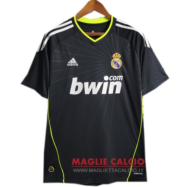 nuova seconda divisione magliette real madrid retro 2010-2011