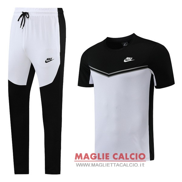 nuova formazione set completo magliette nike 2022-2023 bianco I nero.